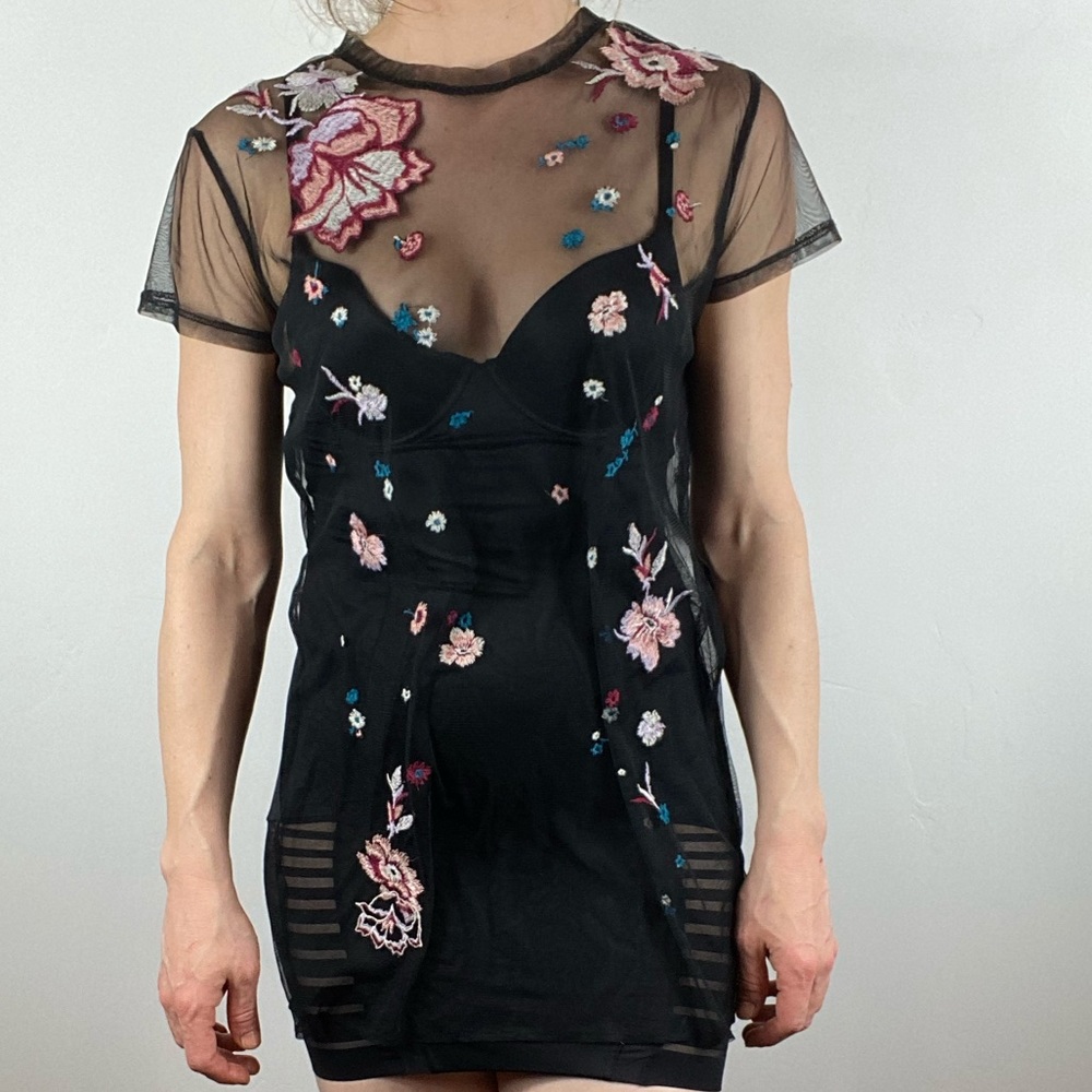 Sheer embroidered tunic shirt - Picture 8 of 8